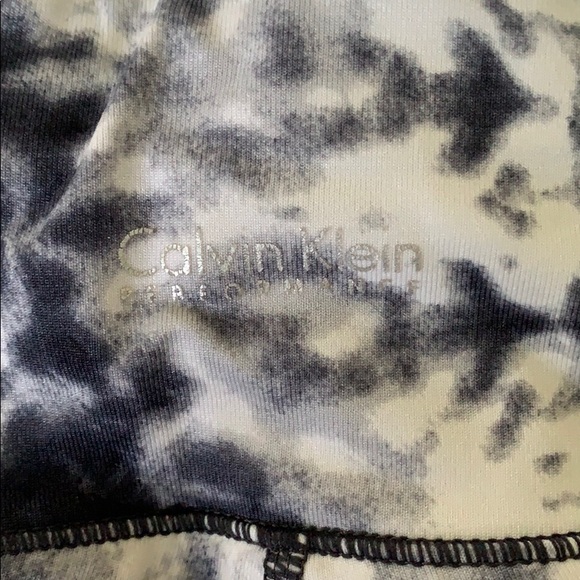 Cropped Calvin Klein leggings - Picture 4 of 4